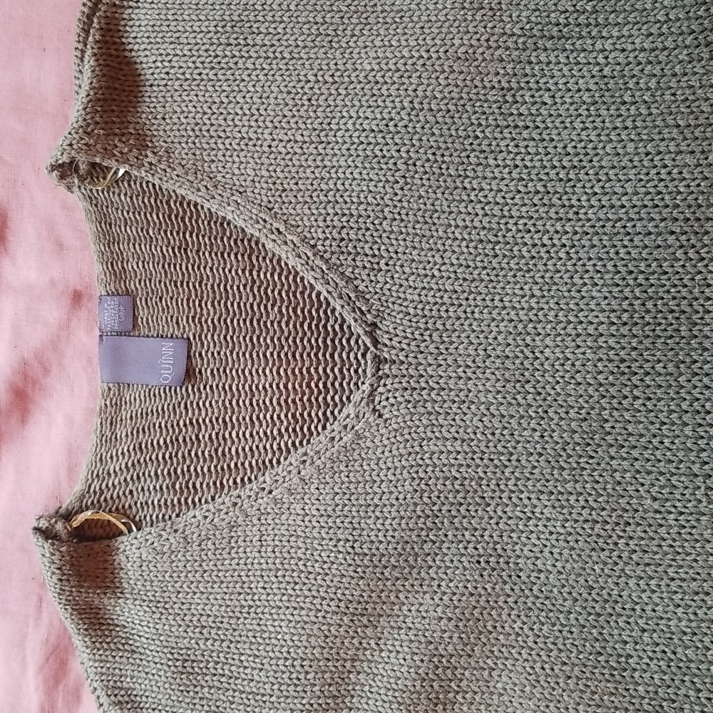 Pullover V-Neck Sweater - Picture 3 of 11
